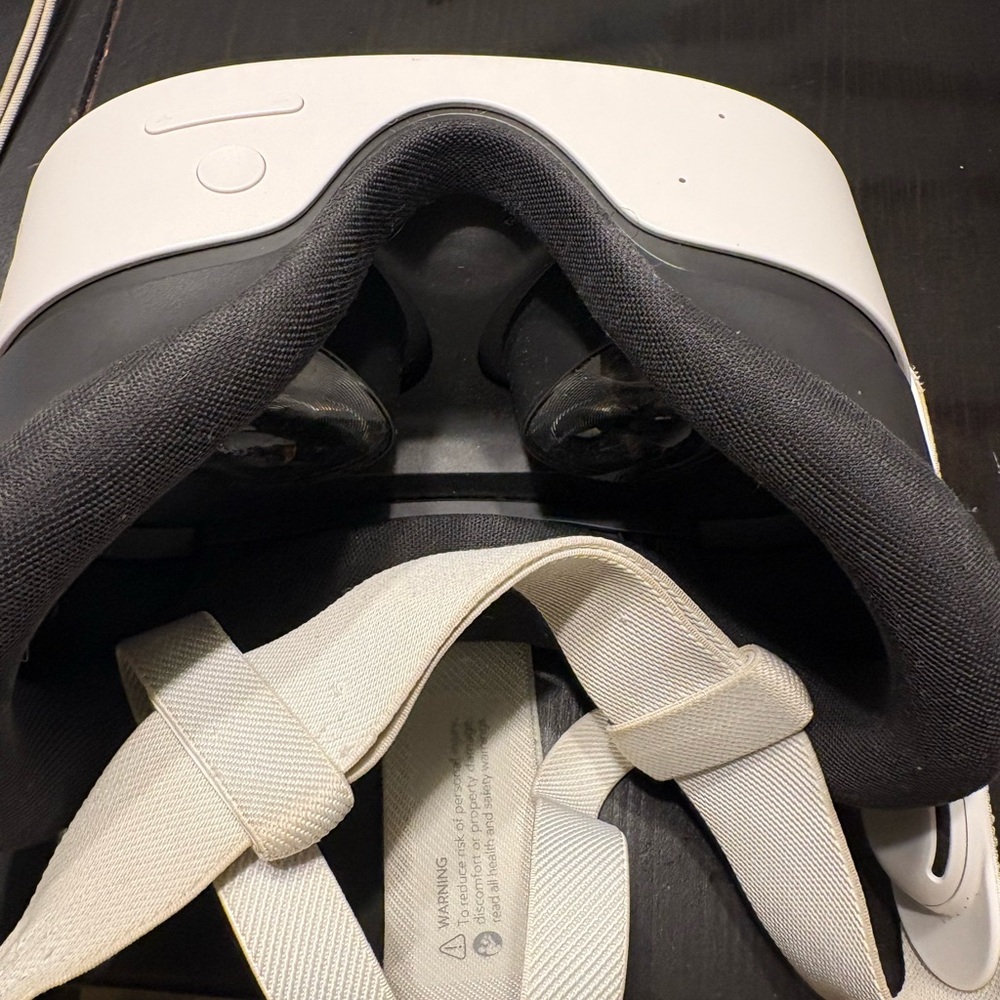 White VR Headset